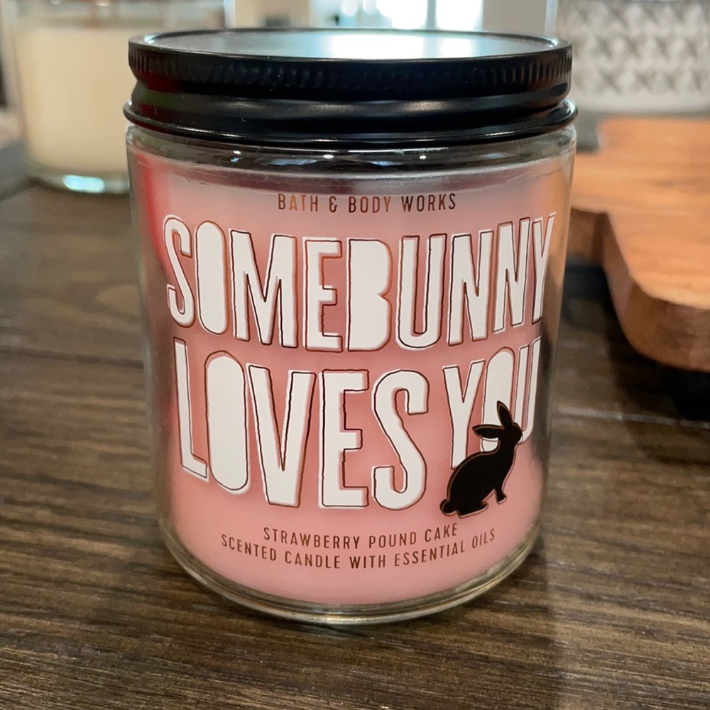 7oz strawberry pound cake candle